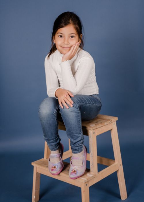 Kindergarten Kind mit Luftballon